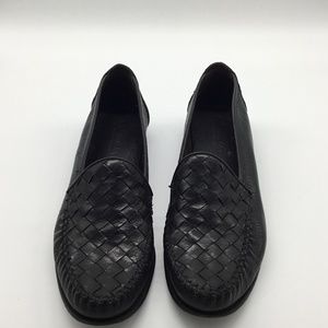 Cole Haan Basket Weave Slip on Loafer Size 8AAAA